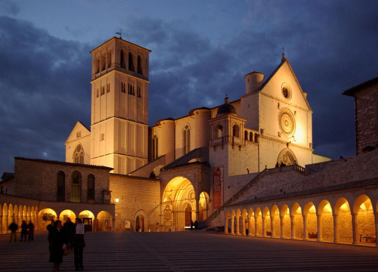 Хостел San Francesco Acquasparta Екстер'єр фото